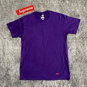 Men’s Supreme T-Shirt, Size Medium, NEW & 1 Red Box Logo Sticker